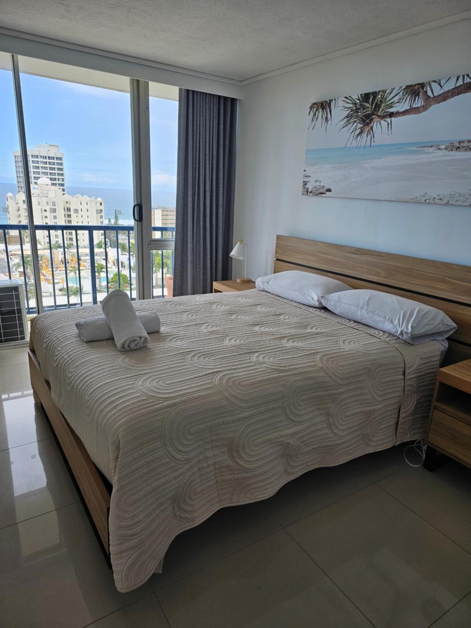 Centrepoint Resort Gold Coast Exterior photo